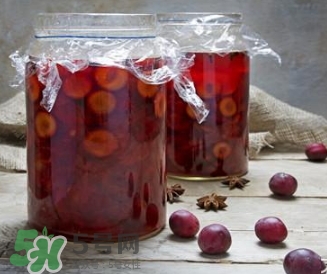 西梅可以和葡萄一起吃嗎？西梅的食用功效有哪些？