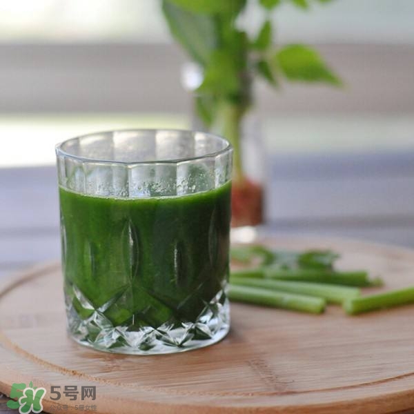 芹菜汁最適合什么人喝？芹菜汁哪些人不能喝？