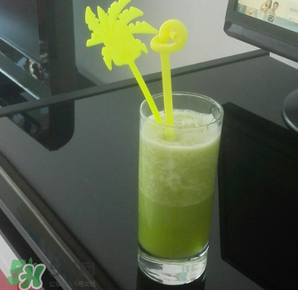 芹菜和什么榨汁好喝？芹菜榨汁需要煮熟嗎？