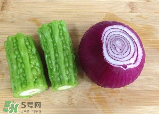 洋蔥汁能黑發(fā)嗎？洋蔥汁擦頭發(fā)能生發(fā)嗎？