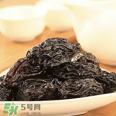 西梅干真的能解決便秘嗎？西梅干怎么吃治便秘？