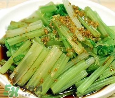 芹菜和什么榨汁好喝？芹菜榨汁需要煮熟嗎？