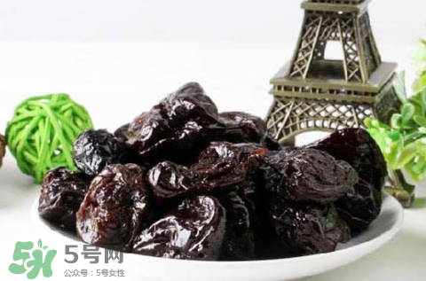 西梅干真的能解決便秘嗎？西梅干怎么吃治便秘？