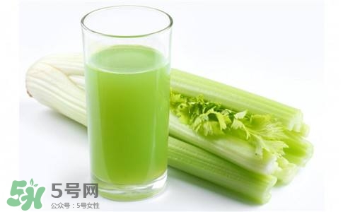 芹菜和什么榨汁好喝？芹菜榨汁需要煮熟嗎？