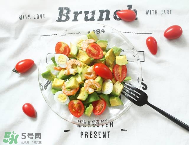 牛油果沙拉怎么做？牛油果沙拉用什么醬？