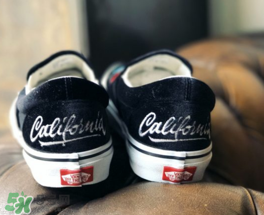 vans橫須賀紀(jì)念款slip-on板鞋多少錢(qián)_在哪買(mǎi)？
