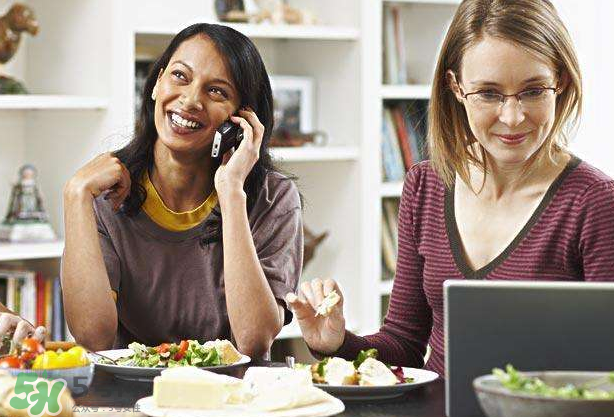 15分鐘吃頓飯的人該反思 吃飯?zhí)煊惺裁次:Γ? alt=