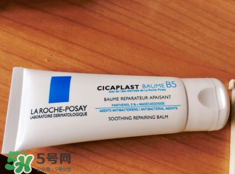 理膚泉A.I乳和B5的區(qū)別 理膚泉A.I乳和B5的使用方法 理膚泉A.I乳和B5的區(qū)別 理膚泉A.I乳和B5的使用方法