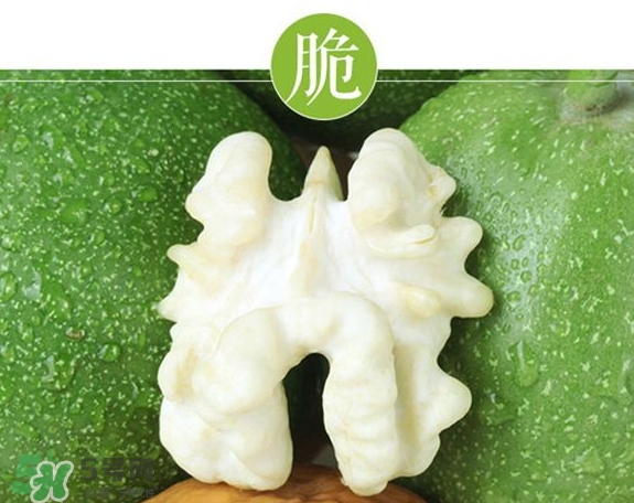 新鮮核桃外殼發(fā)霉能吃嗎？新鮮核桃長毛還能吃嗎？