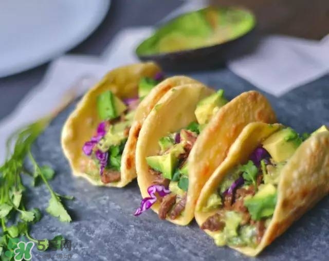 牛油果沙拉怎么做？牛油果沙拉用什么醬？