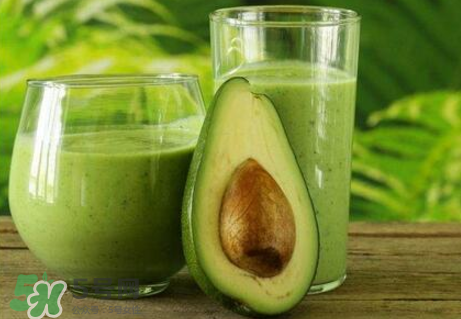 牛油果榨汁要去皮嗎？牛油果榨汁要加水嗎？