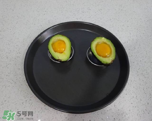 牛油果沙拉怎么做？牛油果沙拉用什么醬？