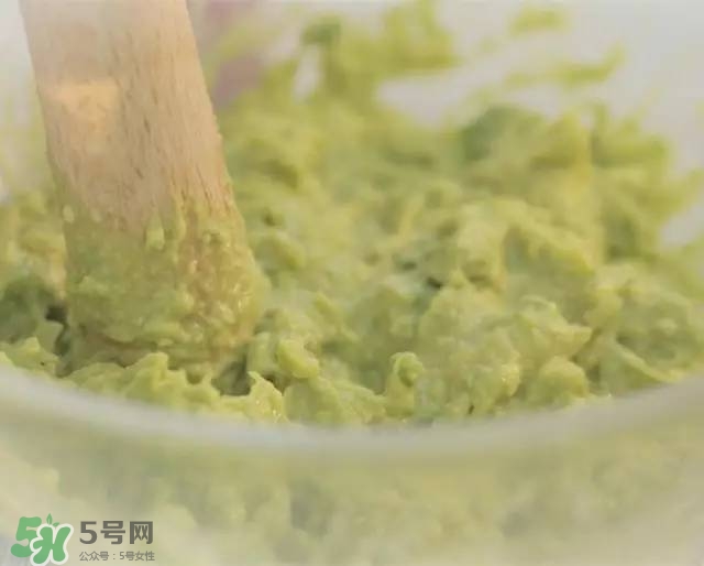 牛油果沙拉怎么做？牛油果沙拉用什么醬？