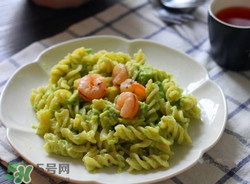 牛油果沙拉怎么做？牛油果沙拉用什么醬？