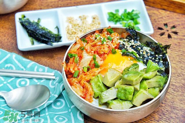 牛油果沙拉怎么做？牛油果沙拉用什么醬？