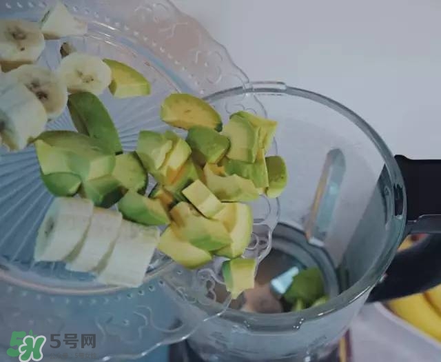 牛油果沙拉怎么做？牛油果沙拉用什么醬？