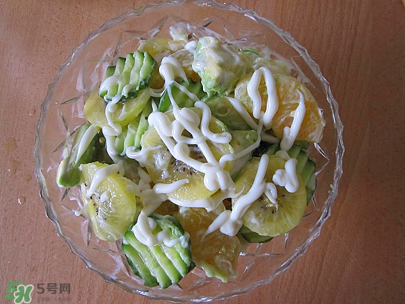牛油果沙拉怎么做？牛油果沙拉用什么醬？