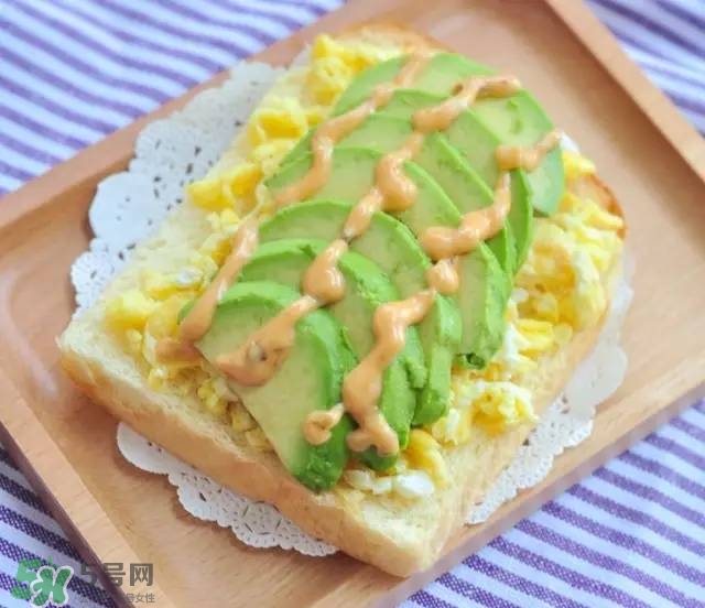 牛油果沙拉怎么做？牛油果沙拉用什么醬？