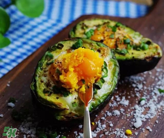 牛油果沙拉怎么做？牛油果沙拉用什么醬？