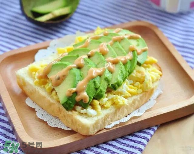 牛油果沙拉怎么做？牛油果沙拉用什么醬？