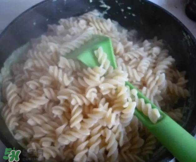 牛油果沙拉怎么做？牛油果沙拉用什么醬？