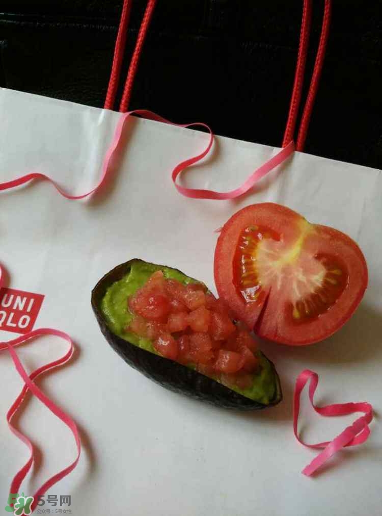 牛油果沙拉怎么做？牛油果沙拉用什么醬？