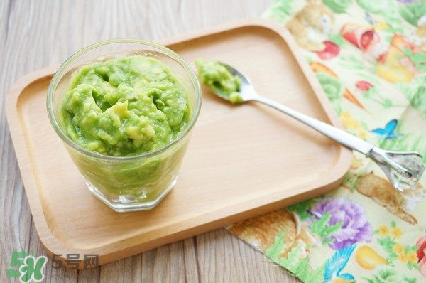 牛油果切開黑了能吃嗎？牛油果為什么會有黑點(diǎn)？