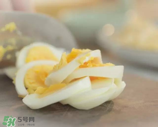 牛油果沙拉怎么做？牛油果沙拉用什么醬？