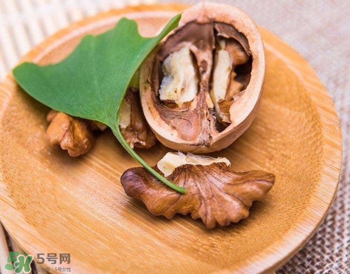 核桃粉寶寶可以吃嗎？寶寶幾個(gè)月可以吃？