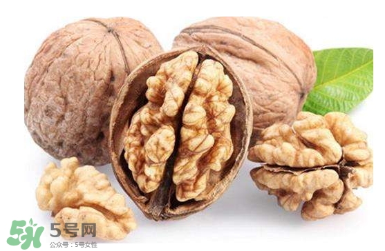 核桃什么時(shí)候吃最好？核桃一次吃多少為宜？