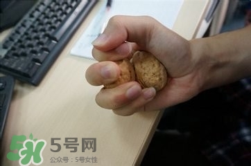 核桃怎么挑選好壞？怎么辨別核桃的好壞？