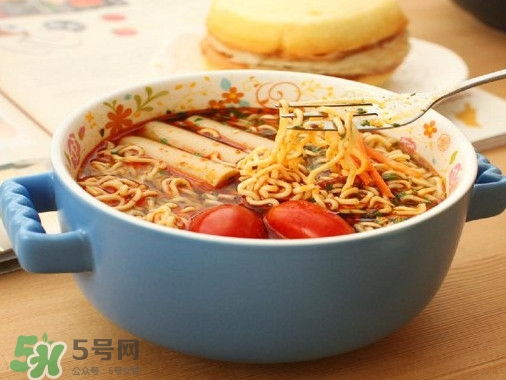 微波爐怎么做泡面？微波爐怎么做蛋糕