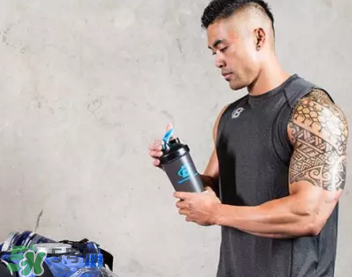 肌酸會導致痛風嗎？肌酸會影響睡眠嗎？