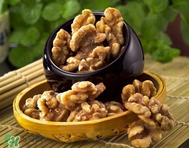 核桃磨成粉還有營養(yǎng)嗎？核桃粉和核桃哪個更好？