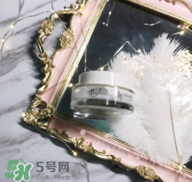 阿芙素顏霜要卸妝嗎？