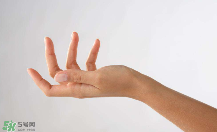 甲周倒刺怎么辦？手部角質(zhì)厚怎么辦？