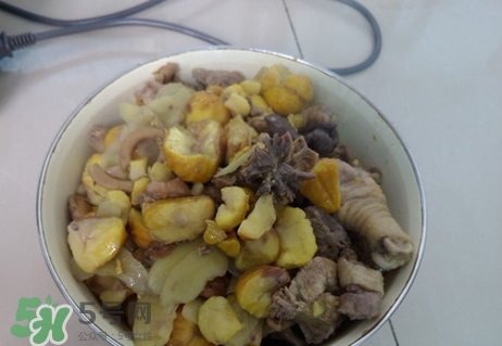 板栗煲雞湯煮多長時(shí)間熟_板栗煲雞湯煮幾分鐘才熟