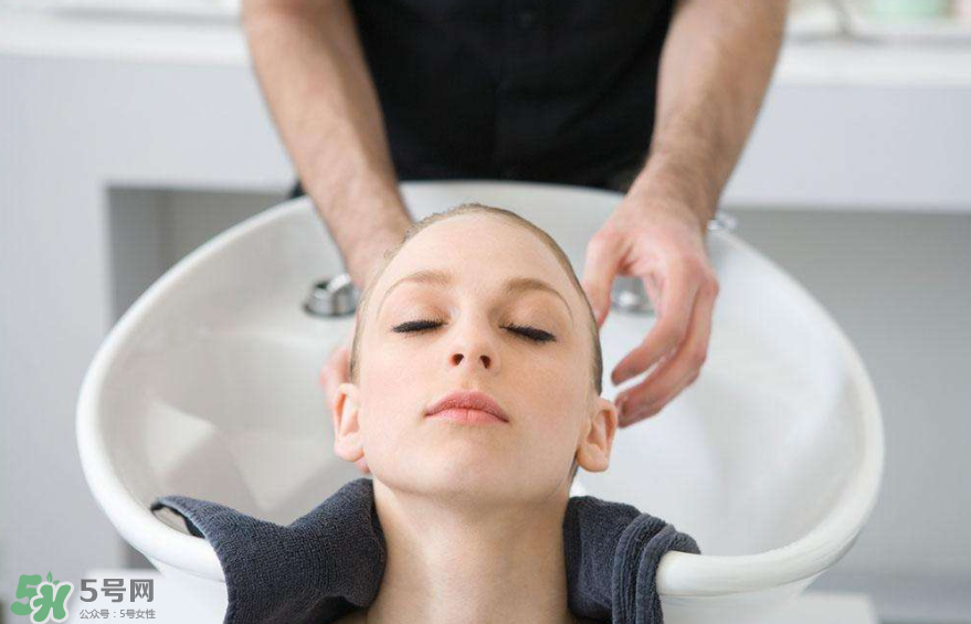 每天掉頭發(fā)正常嗎？關(guān)于護(hù)發(fā)誤區(qū)