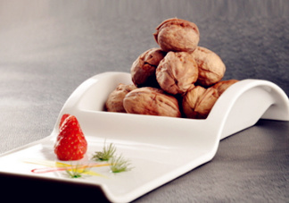 核桃可以空腹吃嗎？核桃飯前吃好還是飯后吃好？