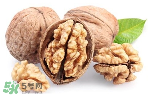 青皮核桃和干核桃哪個營養(yǎng)高？有什么區(qū)別？