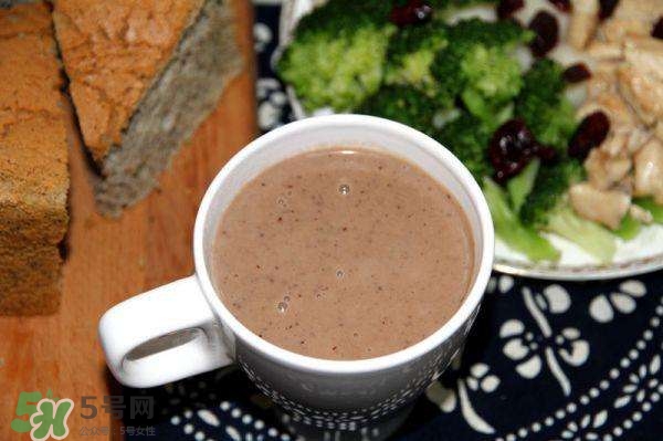 核桃打豆?jié){營養(yǎng)會流失嗎？核桃和什么一起打豆?jié){？