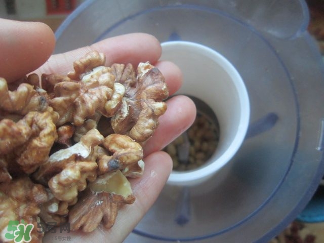 核桃可以和黃豆一起打豆?jié){嗎？核桃和什么一起打豆?jié){好？