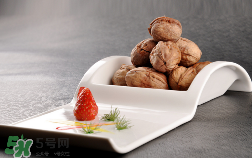 核桃可以空腹吃嗎？核桃飯前吃好還是飯后吃好？