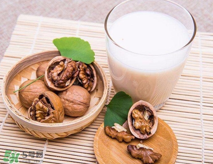 核桃粉寶寶可以吃嗎？寶寶幾個(gè)月可以吃？