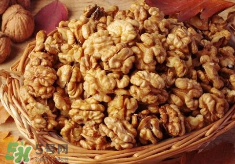 核桃磨成粉還有營養(yǎng)嗎？核桃粉和核桃哪個更好？