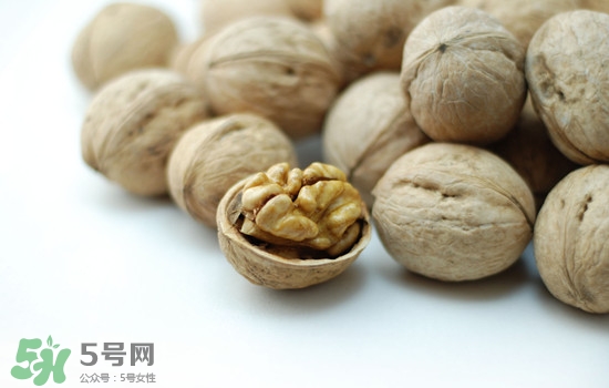 長期吃核桃有副作用嗎？核桃的副作用很大嗎？