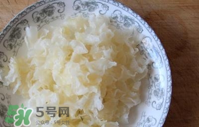 雪蛤能和銀耳一起燉嗎？雪蛤銀耳羹怎么做？