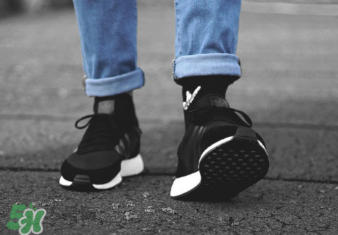 adidas iniki runner boost酷黑配色上腳效果怎么樣？