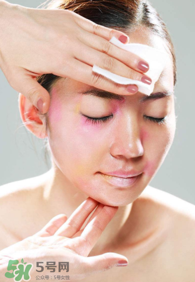 不同膚質適合什么樣的卸妝產品？配合按摩會卸得更干凈嗎?