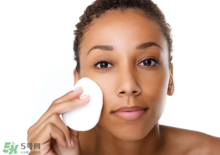 不同膚質適合什么樣的卸妝產品？配合按摩會卸得更干凈嗎?